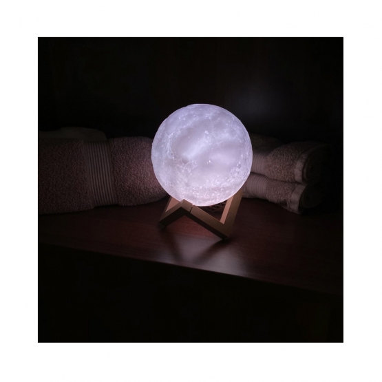 LED lampička v tvare mesiaca