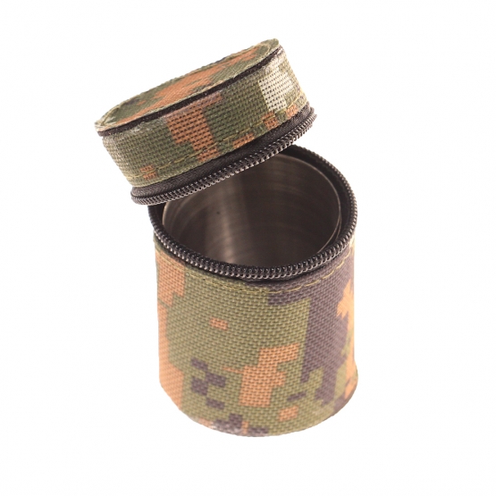 Sada mini cestovných nerezových panákov tmavý maskáč