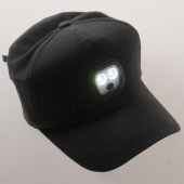 Šiltovka s integrovaným LED svetlom