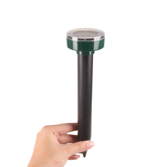 Solárna lampa proti škodcom a hlodavcom 2ks