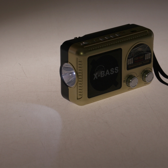 Solárne 3pásmové rádio FERVEN zlatéT 