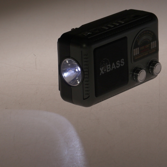 Solárne 3pásmové rádio FERVENT šedé